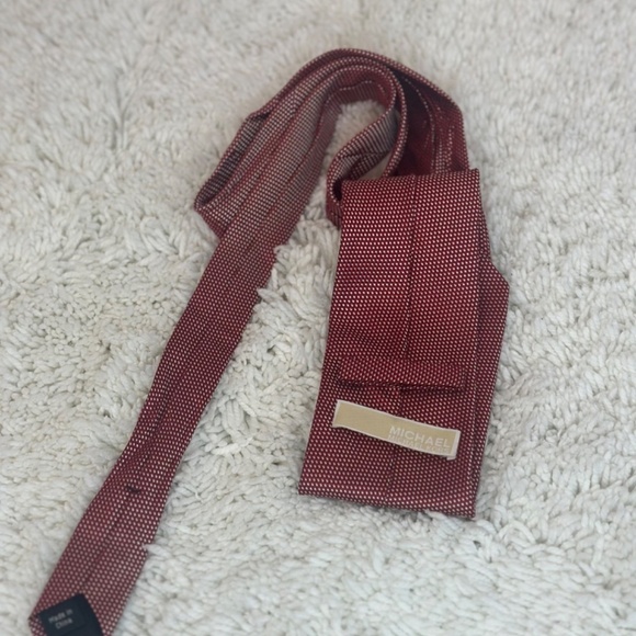 Michael Kors MK Red Dotted Men's Neck Tie - Picture 5 of 5